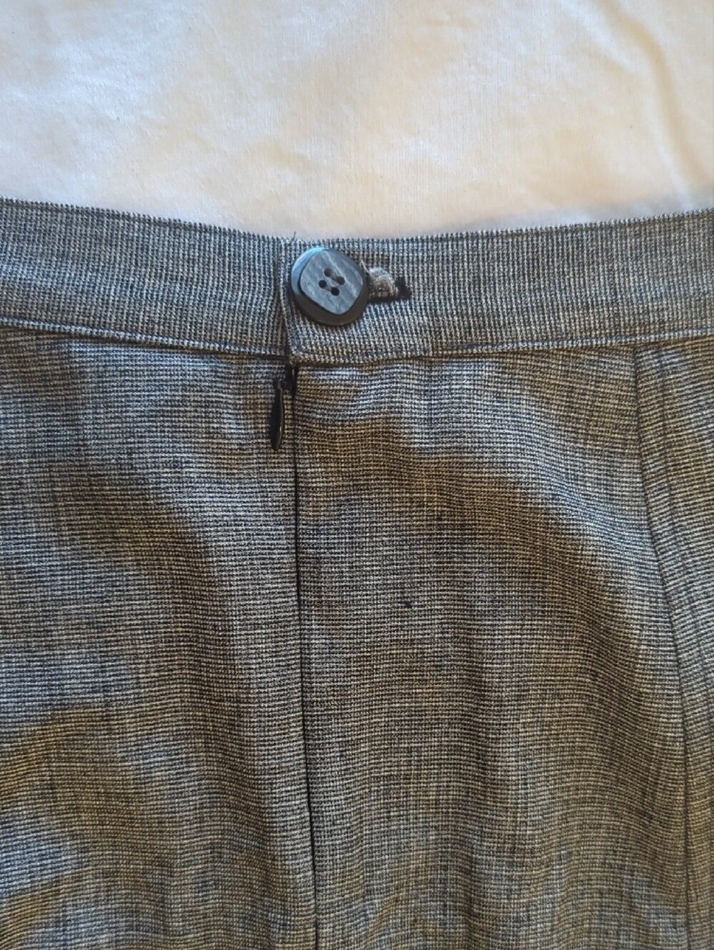 Classic Gray Plaid Pencil Skirt - Women - Picture 4 of 5
